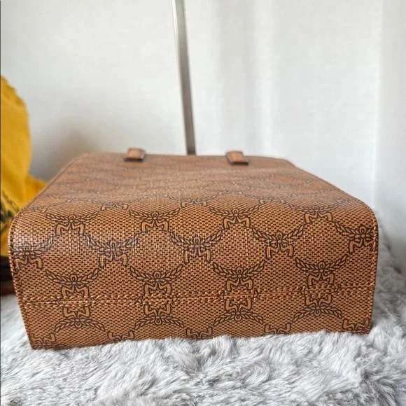 MCM Aren Crossbody Bag NWT - Picture 12 of 14